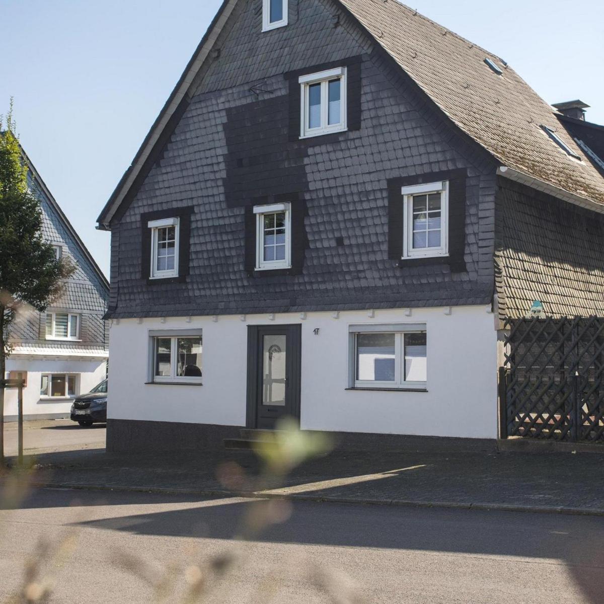 Vakantiehuis - 'Ferienhaus K17 Voor 18 Pers' - Kirchstrasse 17 | Winterberg Buitenkant foto
